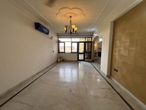 Room in 3.5 BHK Apartment at Sector 12 Dwarka – for Rent