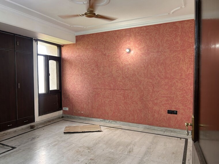 Room, sector 12 dwarka 3.5 Bedroom 1900 Sq.Ft. Apartment In Sector 12 Dwarka Delhi 10599635