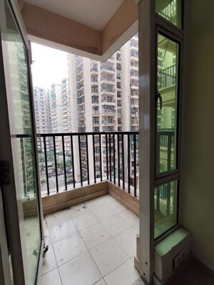 Room in 3 BHK Apartment at Amrapali Verona Heights Phase II, Amrapali Leisure Valley – for Sale