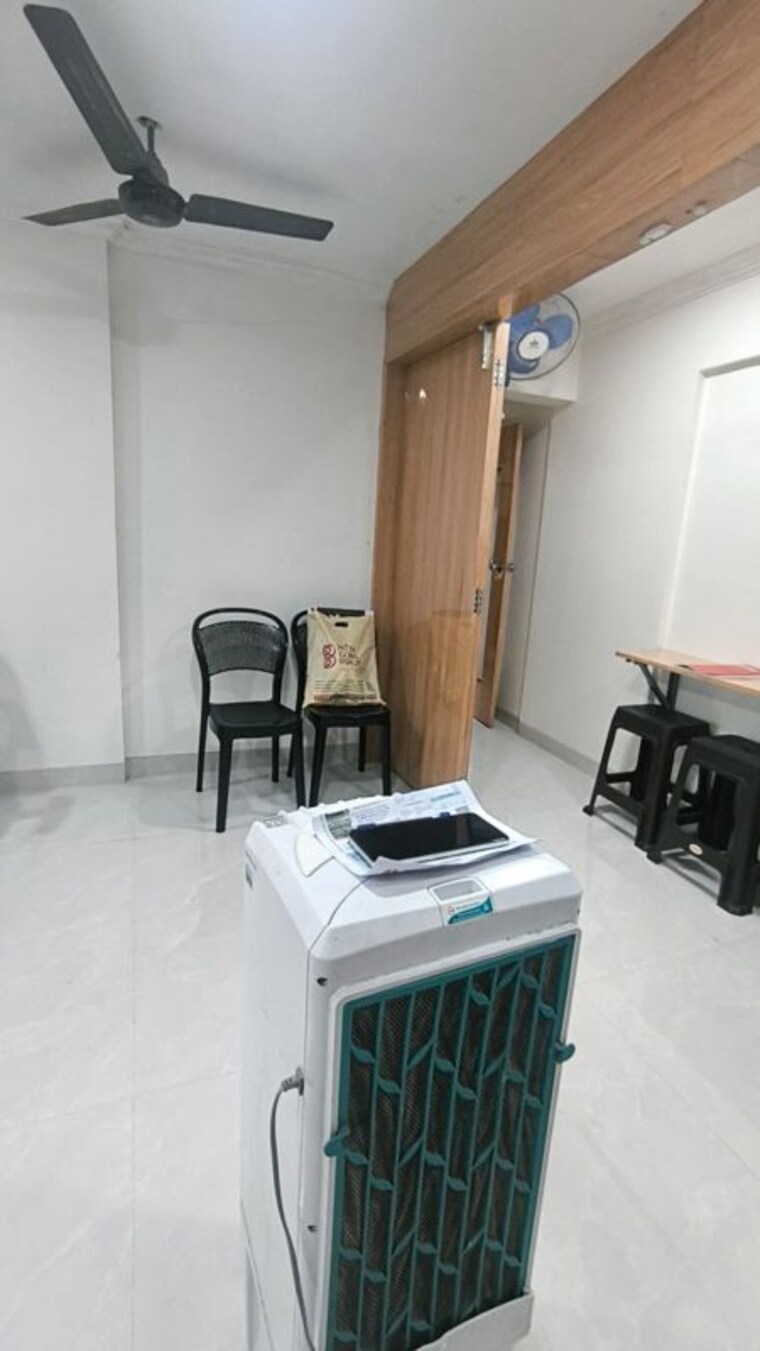 Team Area, star-mall Commercial Office Space 500 Sq.Ft. In Dadar West Mumbai 10614002