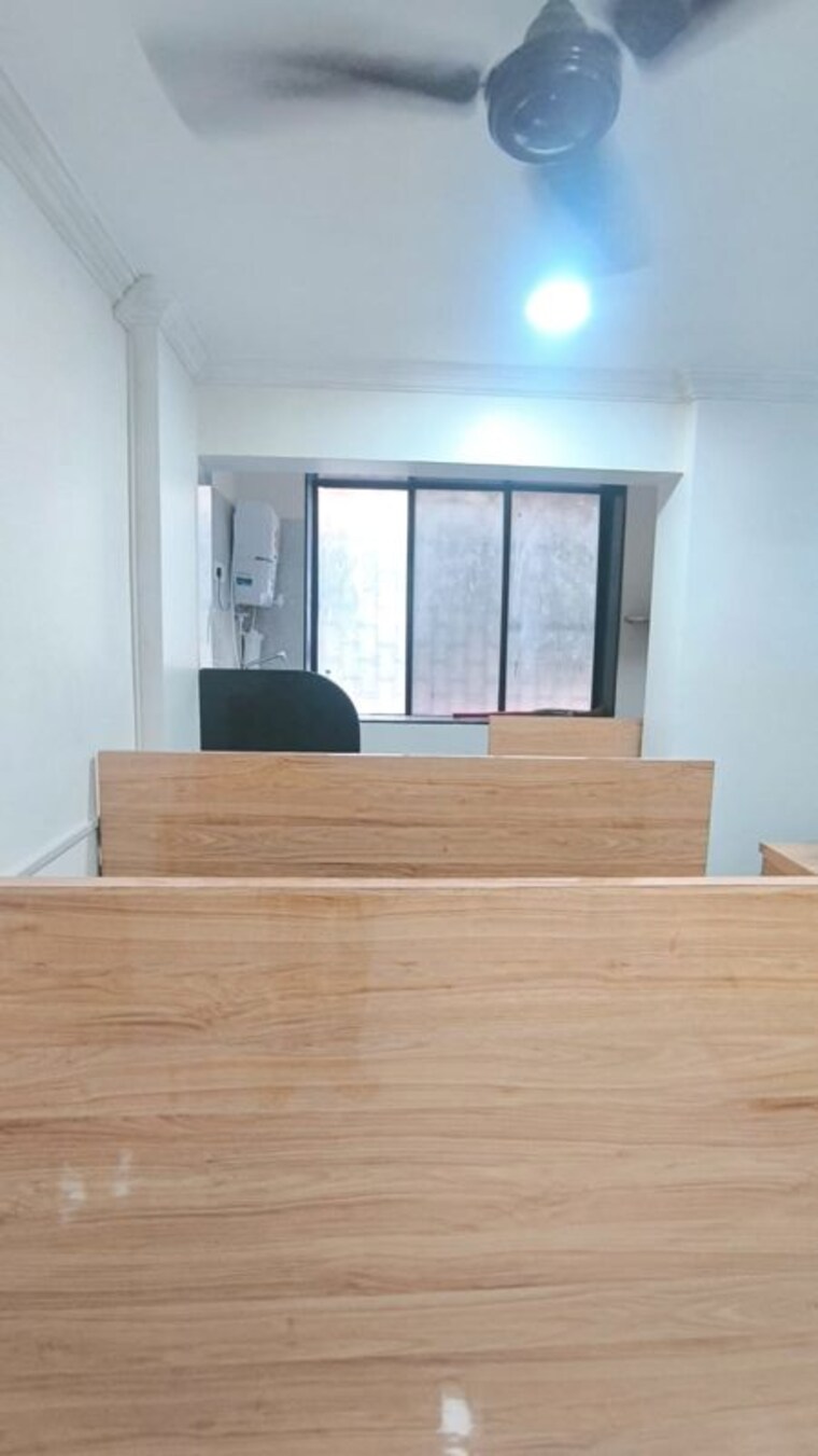Room, star-mall Commercial Office Space 500 Sq.Ft. In Dadar West Mumbai 10614002