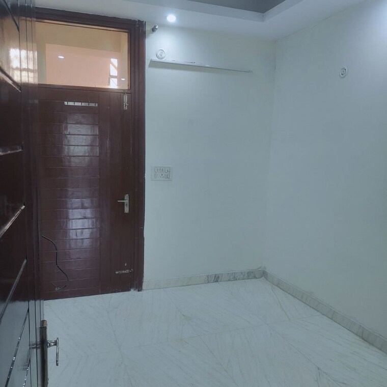 Room, sector 55 3 Bedroom 1800 Sq.Ft. Builder Floor In Sector 55 Gurgaon 10614012