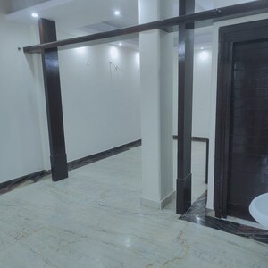 Room in 3 BHK Builder Floor at Sector 55 – for Rent