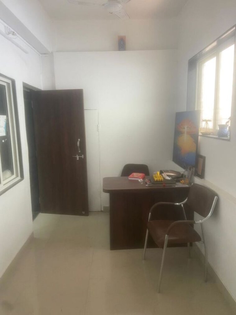 Living Room, shri-senapati-bapat-chs Commercial Office Space 800 Sq.Ft. In Senapati Bapat Road Pune 10614019