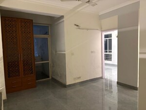 Room in 4 BHK Penthouse at Raheja Shilas, Sector 109 – for Sale