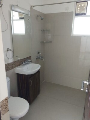 Bathroom in 3.5 BHK Apartment at Emaar Emerald Floors Premier, Sector 65 – for Sale