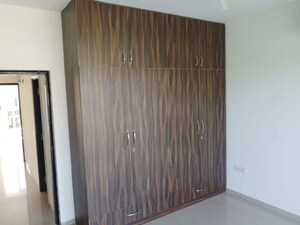 Bathroom in 3.5 BHK Apartment at Emaar Emerald Floors Premier, Sector 65 – for Sale