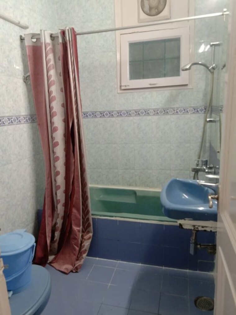 undefined, vasant vihar 3 Bedroom 2400 Sq.Ft. Builder Floor In Vasant Vihar Delhi 10614044
