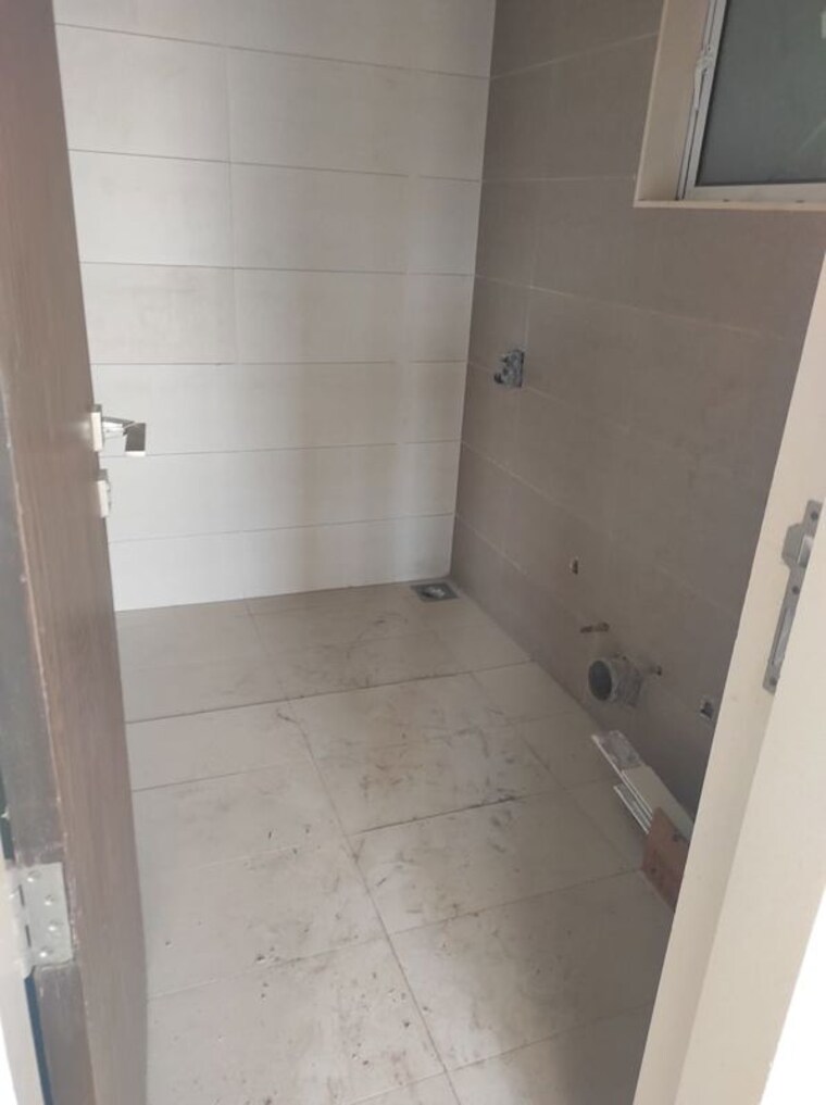 Bathroom, balaji-gurudarshan 4 Bedroom 1600 Sq.Ft. Apartment In Sher E Punjab Colony Mumbai 10614054