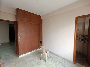 Room in 3 BHK Builder Floor at Sector 47 – for Rent