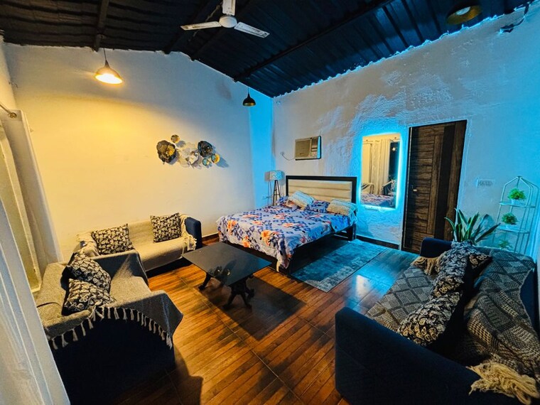 Living Room, gwal pahari 4 Bedroom 3000 Sq.Ft. Villa In Gwal Pahari Gurgaon 10614062