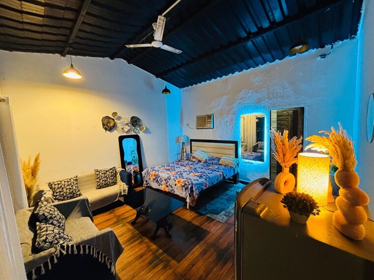 Living Room, gwal pahari 4 Bedroom 3000 Sq.Ft. Villa In Gwal Pahari Gurgaon 10614062