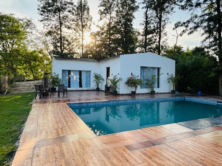 Swimming Pool, gwal pahari 4 Bedroom 3000 Sq.Ft. Villa In Gwal Pahari Gurgaon 10614062
