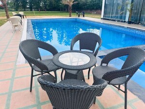 Team Area in 4 BHK Villa at Gwal Pahari – for Rent