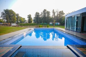 Swimming Pool in 4 BHK Villa at Gwal Pahari – for Rent