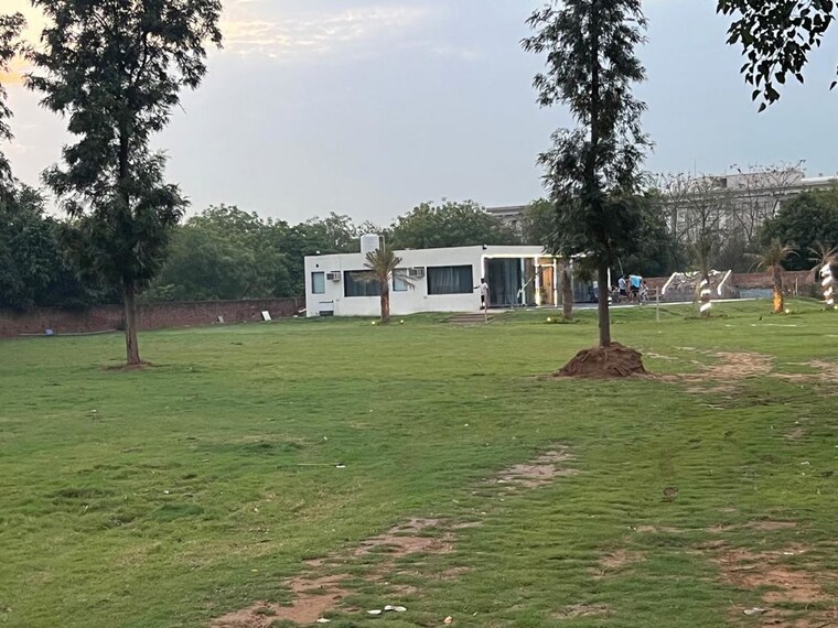 Garden, gwal pahari 4 Bedroom 3000 Sq.Ft. Villa In Gwal Pahari Gurgaon 10614062