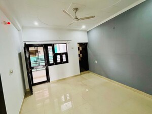 3 BHK Builder Floor For Rent in Sector 33
