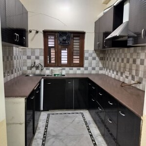 Kitchen in 3 BHK Builder Floor at Sector 33 – for Rent