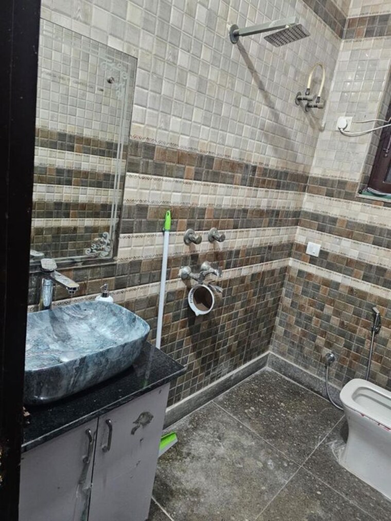 Balcony, sector 9a 3 Bedroom 342 Sq.Yd. Builder Floor In Sector 9a Gurgaon 10614107
