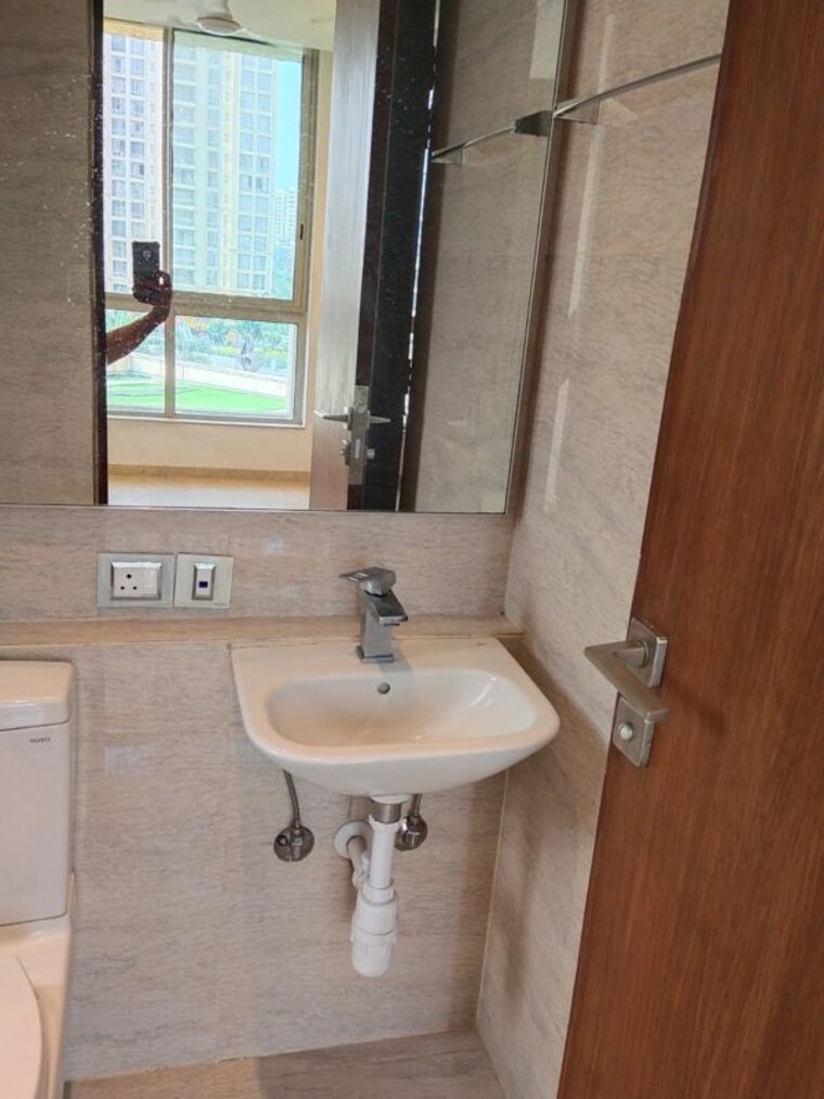 Bathroom, one-hiranandani-park 1 Bedroom 550 Sq.Ft. Apartment In Ghodbunder Road Thane 10614109