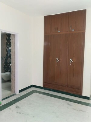 Room in 2 BHK Builder Floor at Sector 36 – for Rent