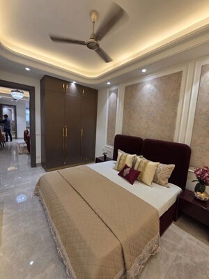 Bedroom in 3 BHK Builder Floor at Sector 102 – for Sale