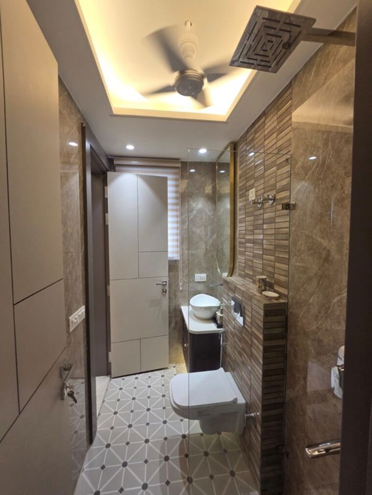 Bathroom, sector 102 3 Bedroom 134 Sq.Yd. Builder Floor In Sector 102 Gurgaon 10614114