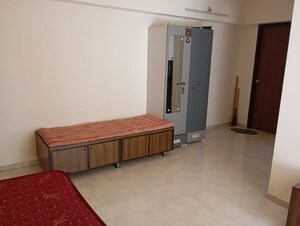 Room in 2 BHK Apartment at Lodha Amara, Kolshet Road – for Rent