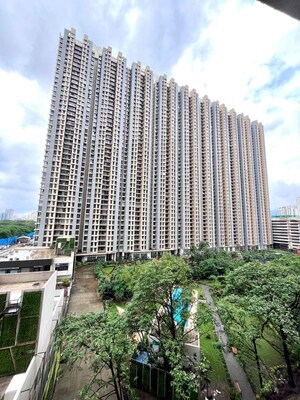 1 BHK Apartment For Rent in Raymond Ten X Habitat, Pokhran Road No Two