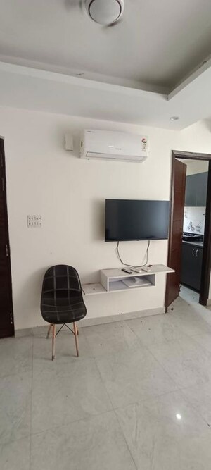 Team Area in 1 BHK Builder Floor at Sushant Lok Iii – for Rent