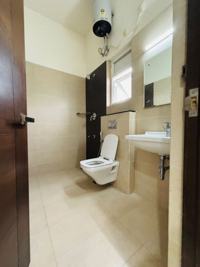 Bathroom, rajapushpa-green-dale 5 Bedroom 5660 Sq.Ft. Villa In Tellapur Hyderabad 10614133