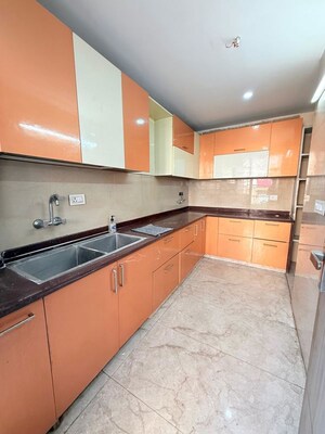 Kitchen in 2 BHK Builder Floor at Sector 57 – for Rent