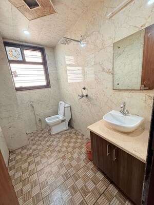 Bathroom in 2 BHK Builder Floor at Sector 57 – for Rent