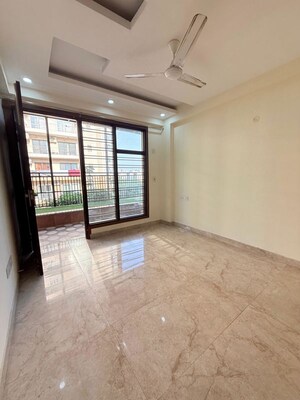 Room in 2 BHK Builder Floor at Sector 57 – for Rent