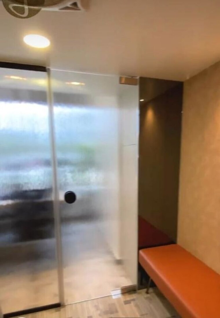 undefined, one-lodha-place Commercial Office Space 670 Sq.Ft. In Lower Parel Mumbai 10614149