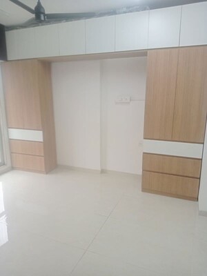Bedroom in 2 BHK Apartment at Chembur – for Rent