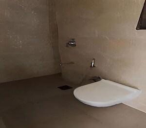 Bathroom in 2 BHK Apartment at Hindu Colony – for Rent