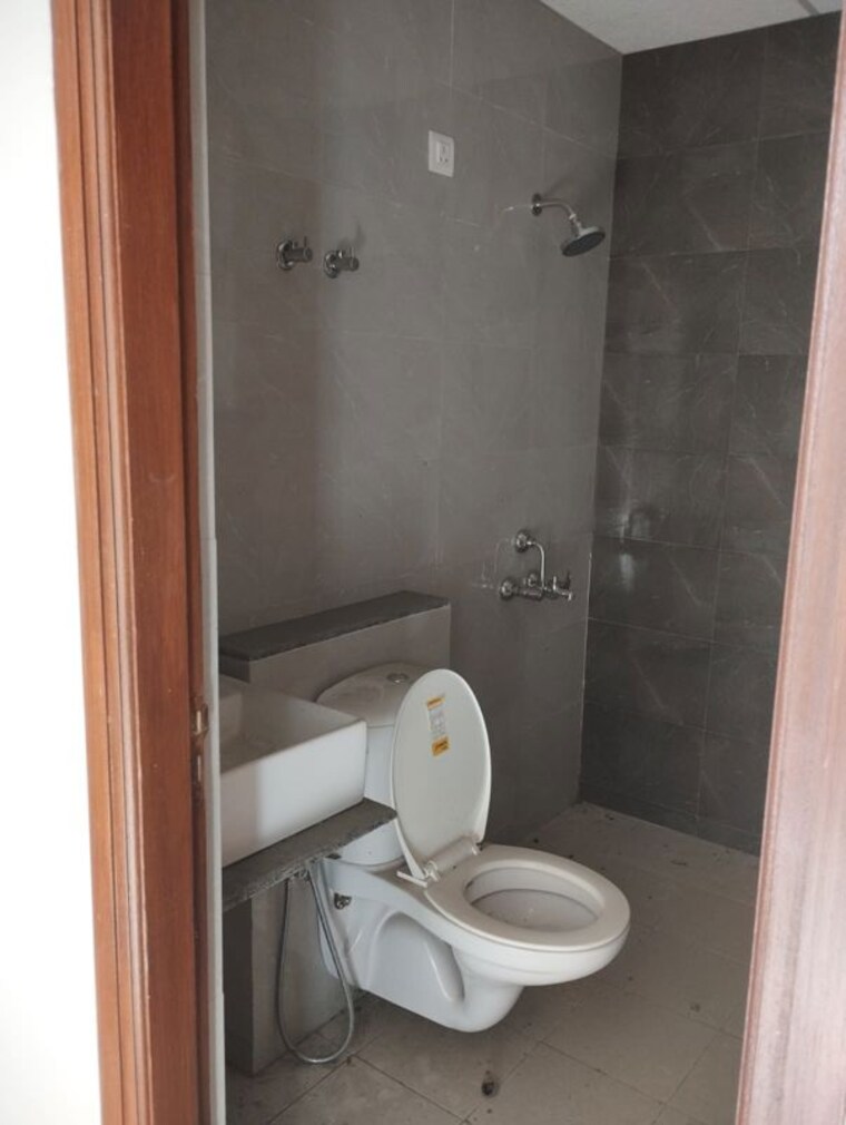 Bathroom, lohgarh 1 Bedroom 625 Sq.Ft. Apartment In Lohgarh Zirakpur 10614167