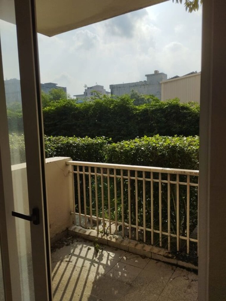 Balcony, lohgarh 1 Bedroom 625 Sq.Ft. Apartment In Lohgarh Zirakpur 10614167