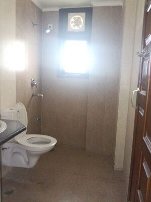 Bathroom in 4 BHK Apartment at Bhawna Apartment, Sector 43 – for Rent
