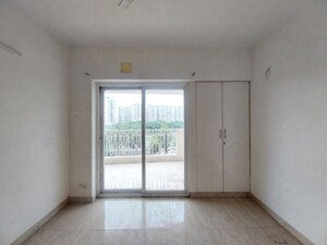 Room in 2 BHK Apartment at Gaur City 7th Avenue, Sector 4 Greater Noida – for Sale