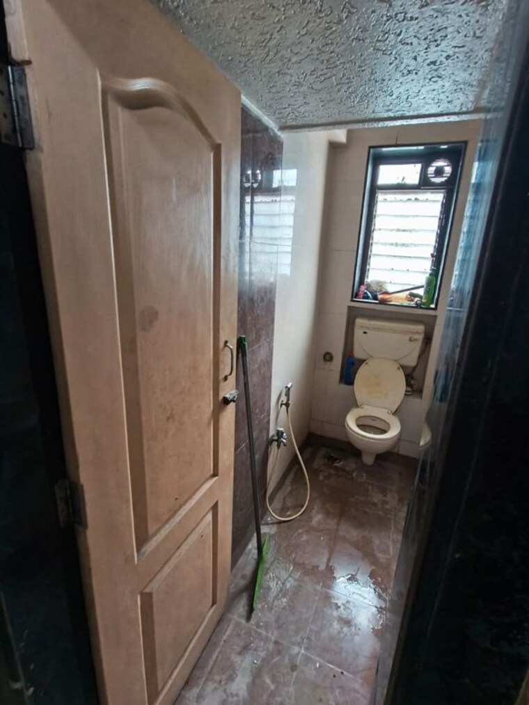 Bathroom, chembur 2 Bedroom 910 Sq.Ft. Apartment In Chembur Mumbai 10614185