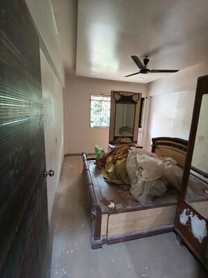 Bedroom in 2 BHK Apartment at Chembur – for Rent