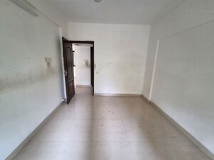 Room in 3 BHK Apartment at Brahma Suncity Platinum, Wadgaon Sheri – for Rent