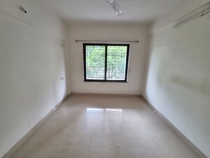 Room in 3 BHK Apartment at Brahma Suncity Platinum, Wadgaon Sheri – for Rent