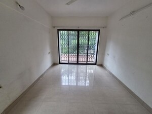Room in 3 BHK Apartment at Brahma Suncity Platinum, Wadgaon Sheri – for Rent