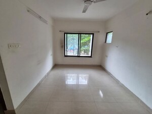 Room in 3 BHK Apartment at Brahma Suncity Platinum, Wadgaon Sheri – for Rent