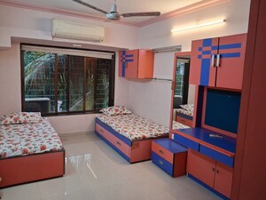 Bedroom in 2 BHK Apartment at Sindhi Society, Chembur – for Rent