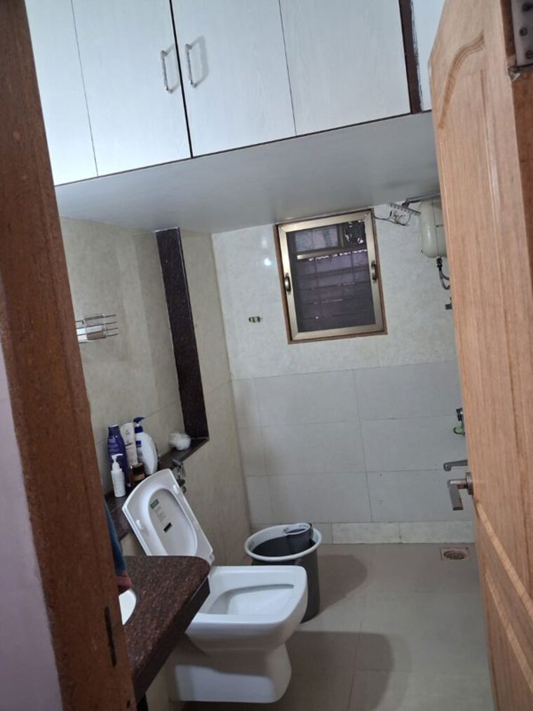 Bathroom, sindhi-society 2 Bedroom 1105 Sq.Ft. Apartment In Chembur Mumbai 10614221