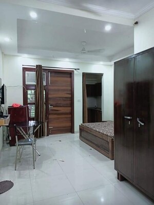 Room in 1 BHK Builder Floor at Sushant Lok I – for Rent